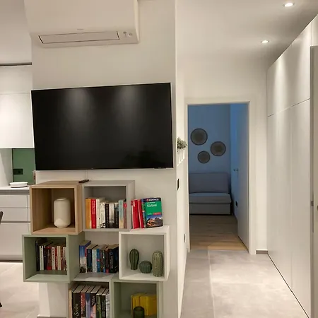 Larissa Apartment